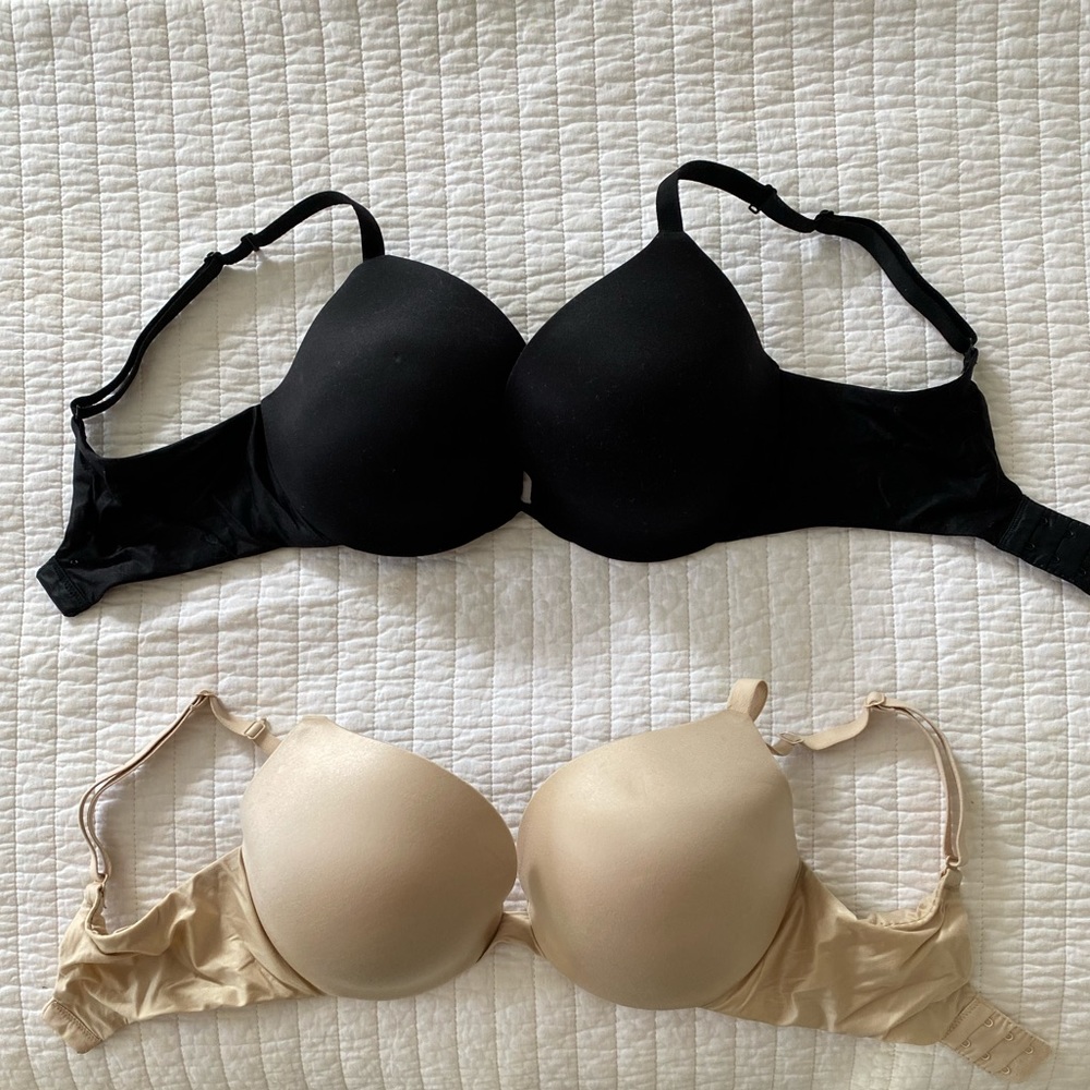 2 Wacoal 32DD bra w padding